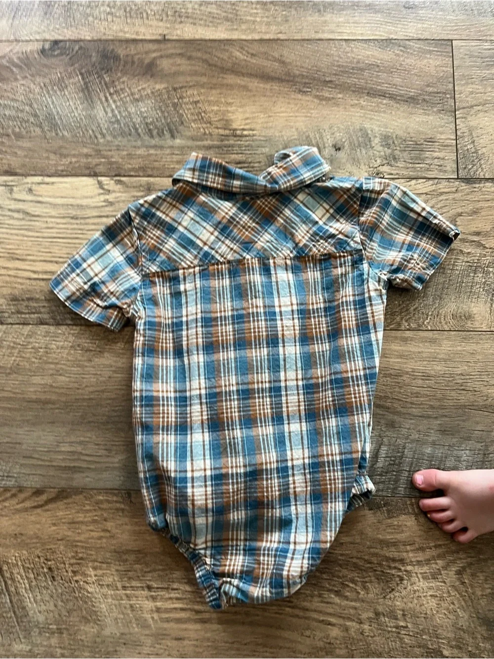 Carhartt plaid button down 12 month short sleeve